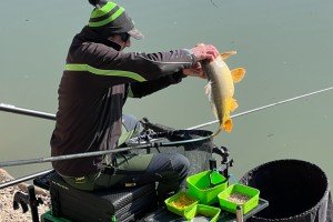Winter fishing in commercial lakes